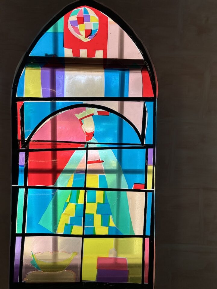 Lycée Rochambeau CP/1st grade, classes B and C: Creating a faux-stained-glass window