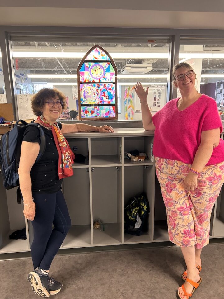 Lycée Rochambeau CP/1st grade: Creating a faux-stained-glass window